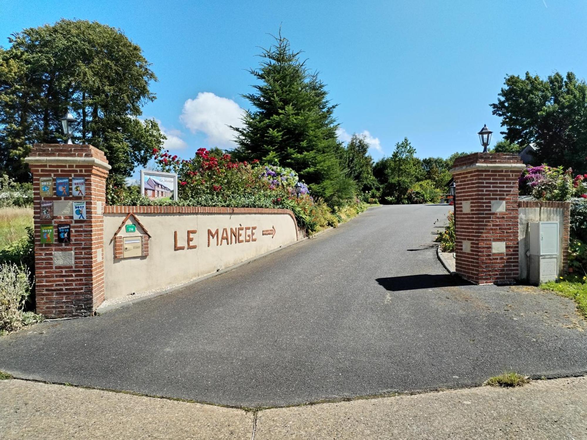 Le Manege Gite L'Eglise Sainte-Marie-au-Bosc Exterior foto